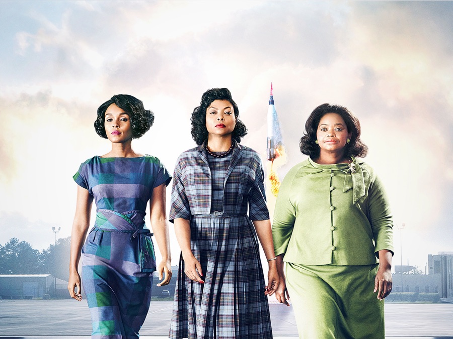 Filmposter van de film Hidden Figures toont 3 Afro-Amerikaanse dames die de hoofdrol in de film hebben