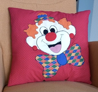 kussen met afbeelding clown