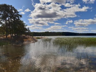 foto 09 Zweeds meer met wolkenlucht